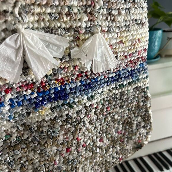 Hand crafted Woven Plastic Bag Eco-Friendly Multicolor Tote Bag 16" x 13" - Picture 13 of 16